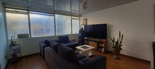 Casa en venta en Quinta Paredes, Bogotá · foto 2 de 24