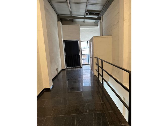 Bodega en arriendo en Trinidad, Medellín, 90 m² · foto 6 de 8