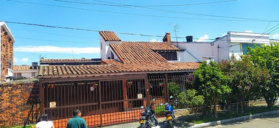 Casa en venta en Niza, Bogotá · foto 2 de 24
