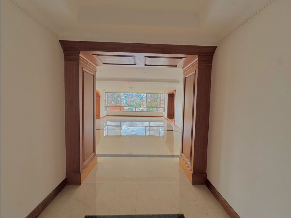Apartamento en venta en El Poblado, Medellín · foto 4 de 24