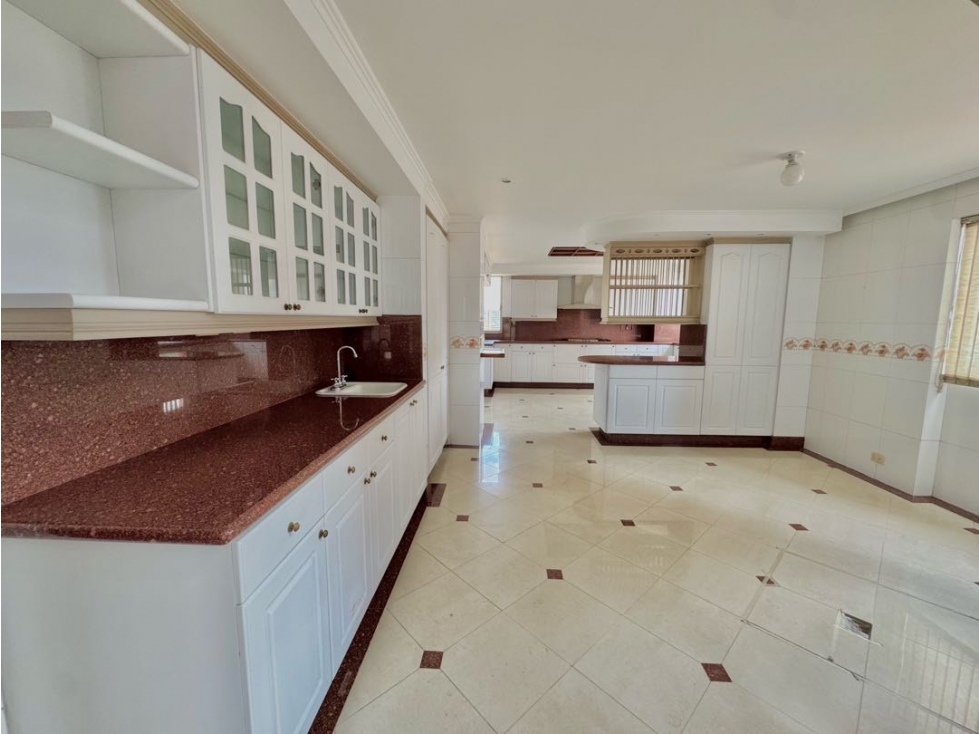 Apartamento en venta en El Poblado, Medellín · foto 15 de 24