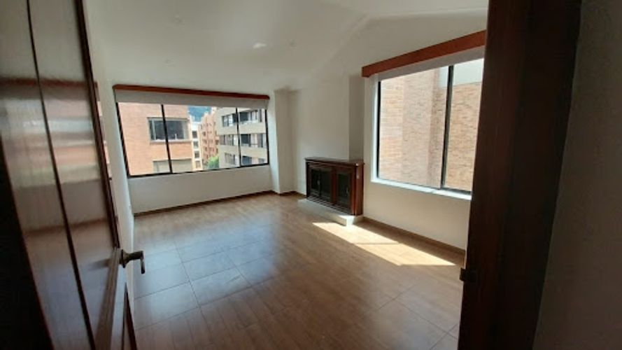 Apartamento de 5 alcobas en venta en La Carolina, Bogotá, 280 m² · foto 4 de 24