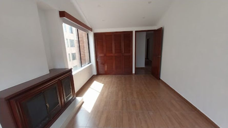 Apartamento de 5 alcobas en venta en La Carolina, Bogotá, 280 m² · foto 5 de 24