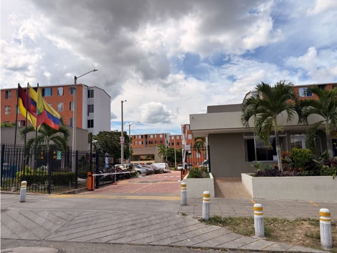 Apartamento de 3 alcobas en venta en San Martin, Ibagué, 42 m² · foto 2 de 17