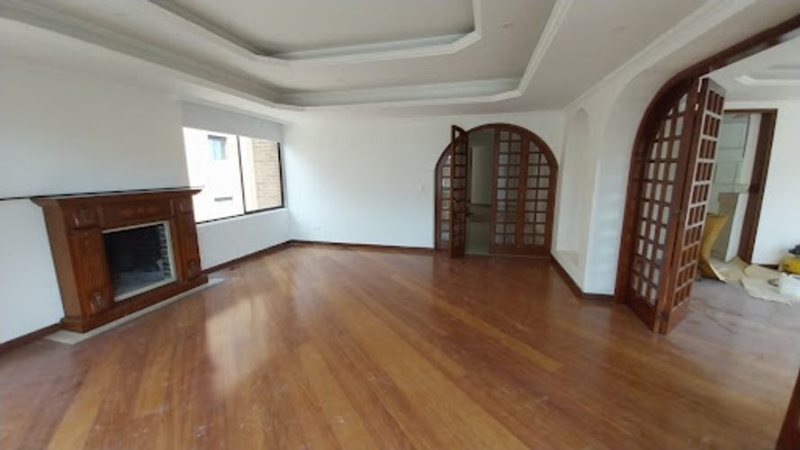 Apartamento de 5 alcobas en venta en La Carolina, Bogotá, 280 m² · foto 11 de 24