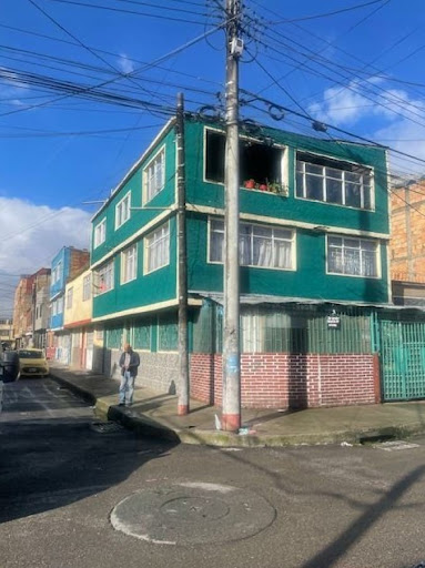 Casa en venta en La Giralda, Bogotá · foto 2 de 22