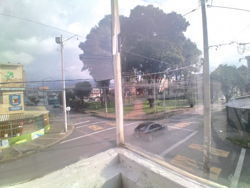 Casa en venta en Ciudad Berna, Bogotá · foto 8 de 13