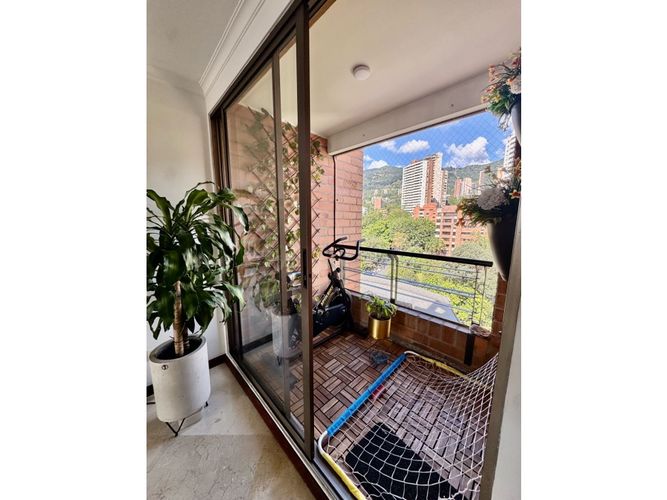 Apartamento de 3 alcobas en venta en El Diamante No. 2, Medellín, 145 m² · foto 8 de 16