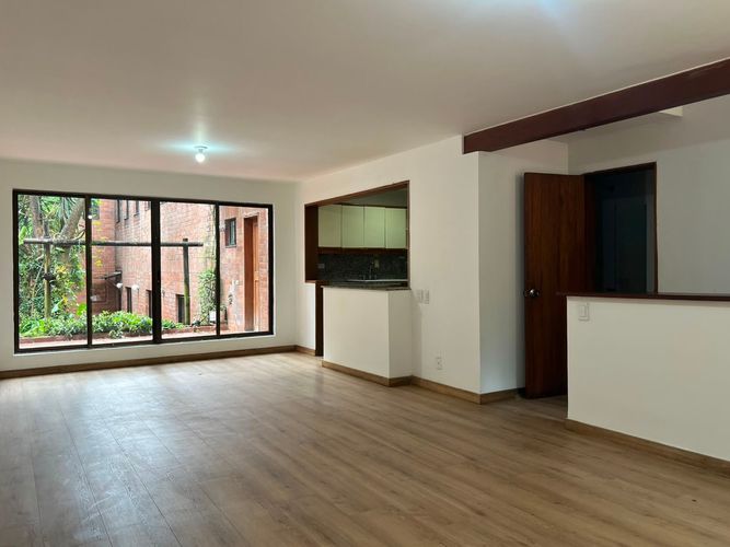 Casa de 3 alcobas en venta en Camino Verde, Envigado, 142 m² · foto 2 de 17