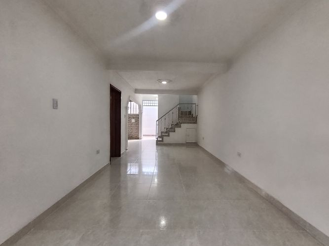 Casa de 5 alcobas en venta en Kilometro 8, Los Patios, 170 m² · foto 2 de 15