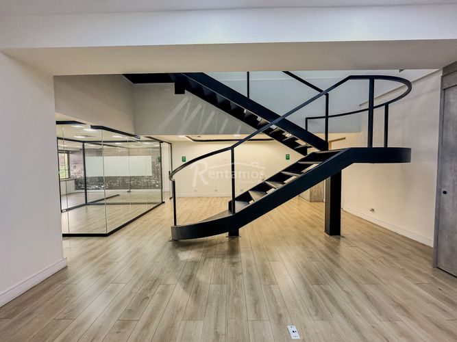 Oficina en arriendo en Milla De Oro, Medellín, 142 m² · foto 2 de 21
