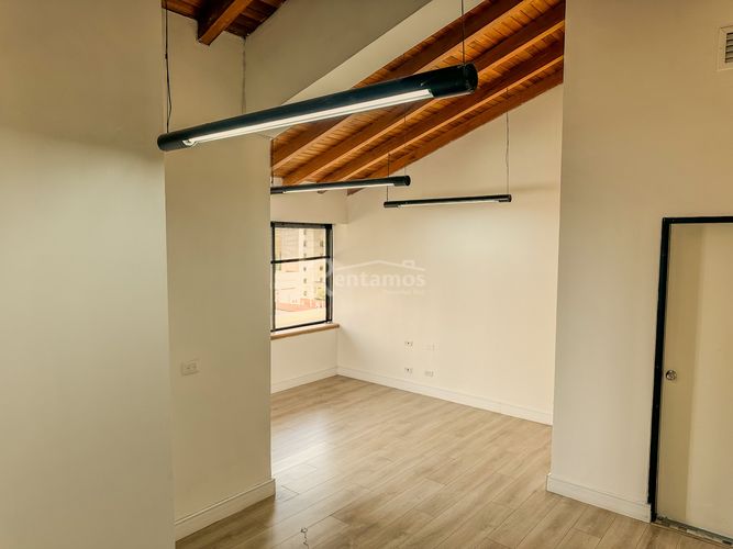 Oficina en arriendo en Milla De Oro, Medellín, 142 m² · foto 13 de 21