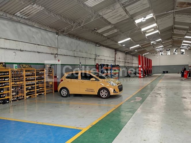 Bodega en arriendo en San Diego, Medellín, 800 m² · foto 3 de 11