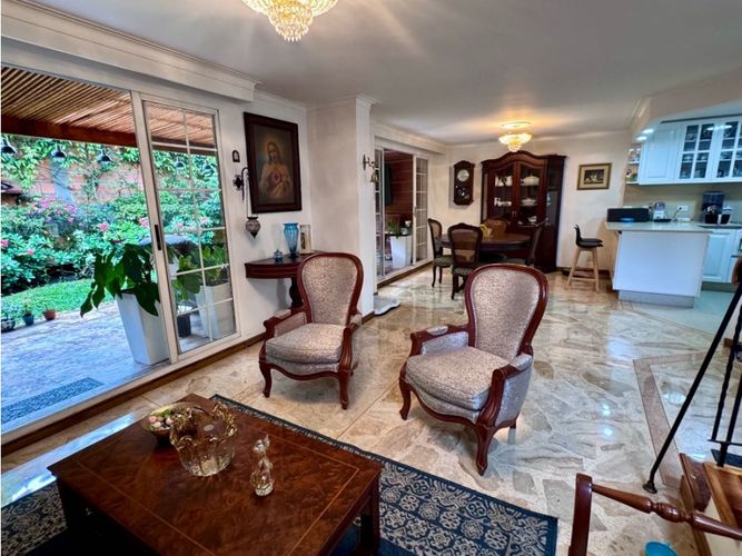 Casa de 3 alcobas en venta en La Pradera, Envigado, 163 m² · foto 5 de 24