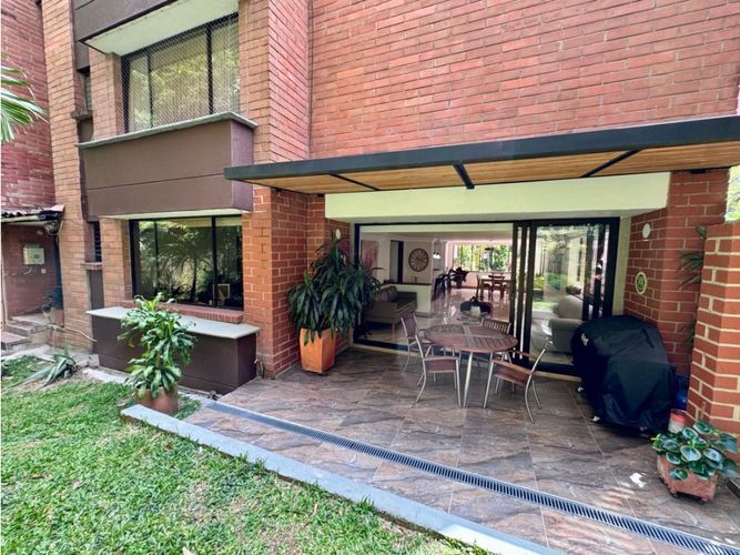 Apartamento de 4 alcobas en venta en San Lucas, Medellín, 280 m² · foto 2 de 24