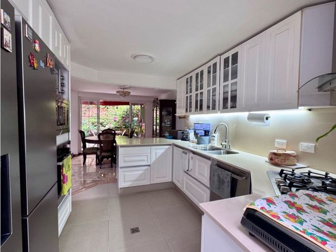 Casa de 3 alcobas en venta en La Pradera, Envigado, 163 m² · foto 13 de 24