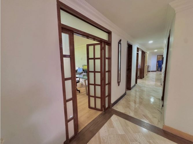Apartamento de 4 alcobas en venta en San Lucas, Medellín, 280 m² · foto 16 de 24