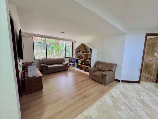Apartamento de 4 alcobas en venta en San Lucas, Medellín, 280 m² · foto 20 de 24