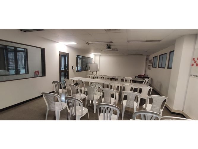 Bodega en venta en Restrepo Naranjo, Medellín, 3200 m² · foto 8 de 19