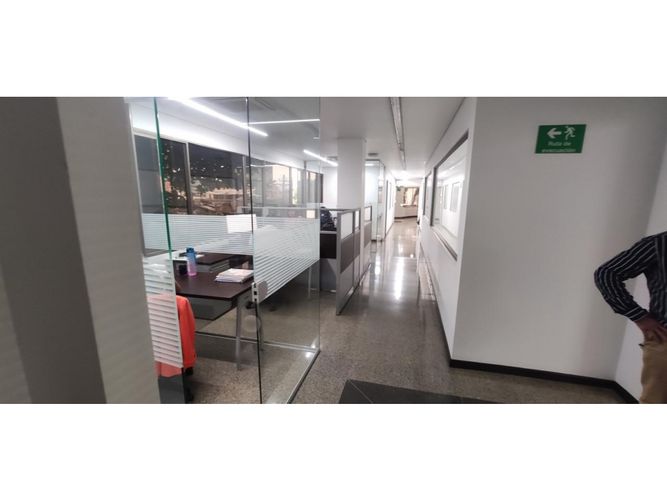 Bodega en venta en Restrepo Naranjo, Medellín, 3200 m² · foto 15 de 19