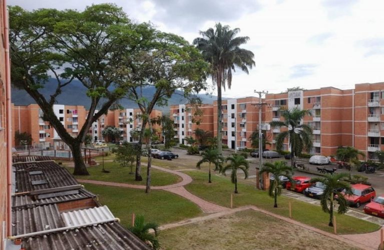 Apartamento de 3 alcobas en venta en Chico, Ibagué, 45 m² · foto 2 de 24