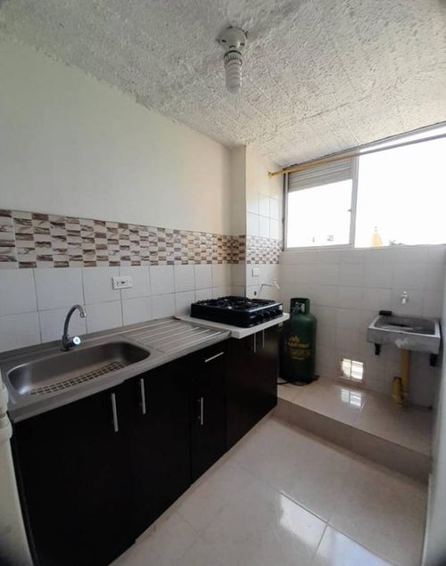Apartamento de 3 alcobas en venta en Chico, Ibagué, 45 m² · foto 13 de 24