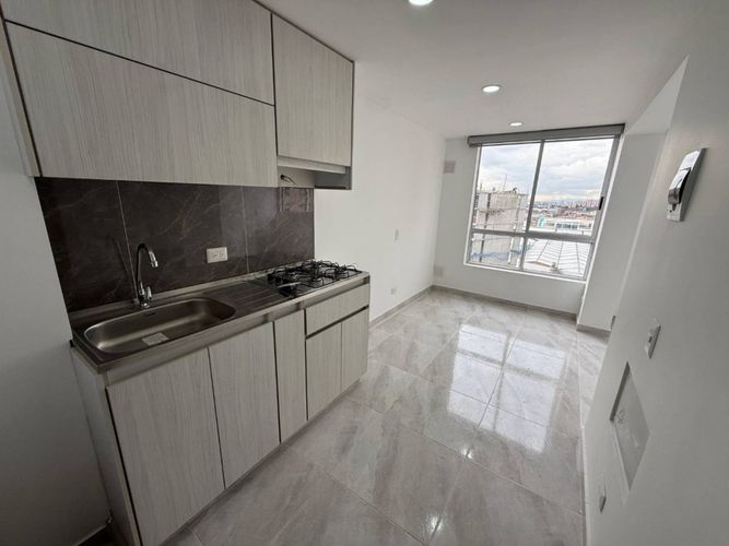 Apartaestudio en venta en Industrial Centenario, Bogotá, 30 m² · foto 3 de 17