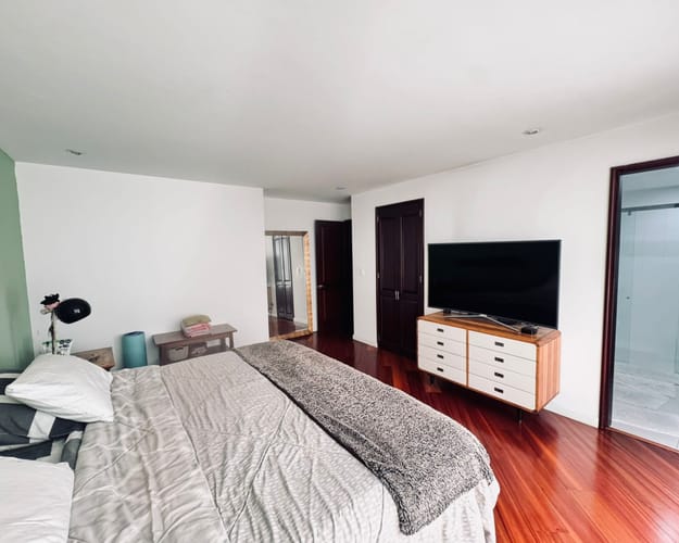 Apartamento de 3 alcobas en venta en Santa Barbara, Bogotá, 203 m² · foto 17 de 21