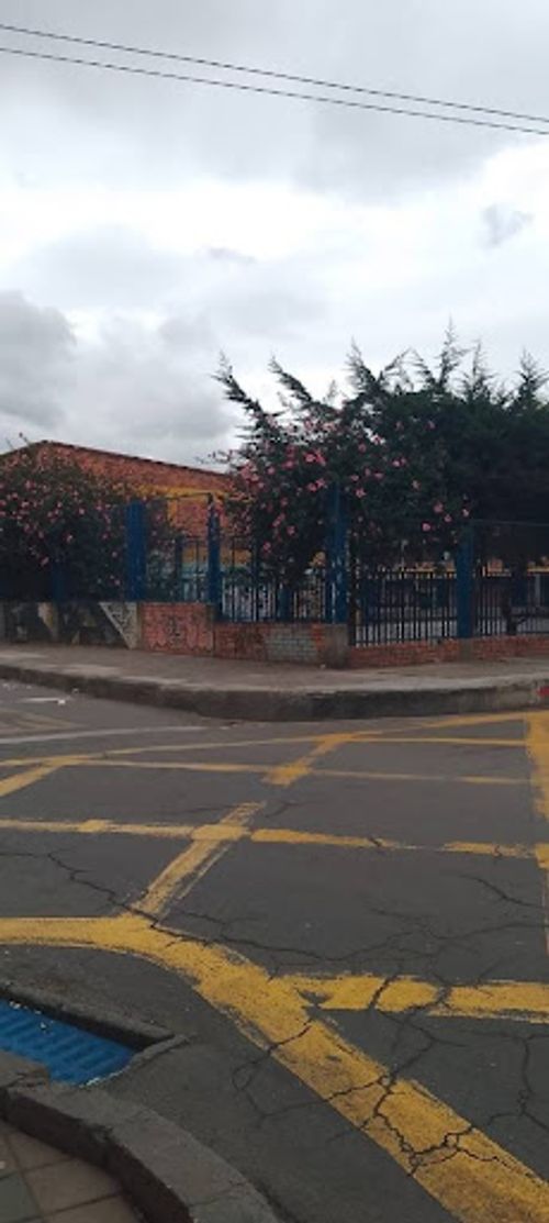 Casa de 5 alcobas en venta en Provivienda Occidental, Bogotá, 88 m² · foto 21 de 23