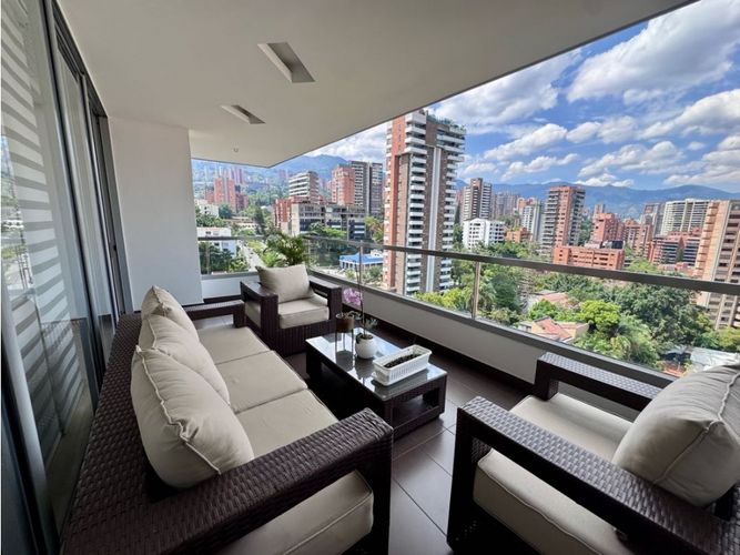 Apartamento de 3 alcobas en venta en La Tomatera, Medellín, 184 m² · foto 3 de 17