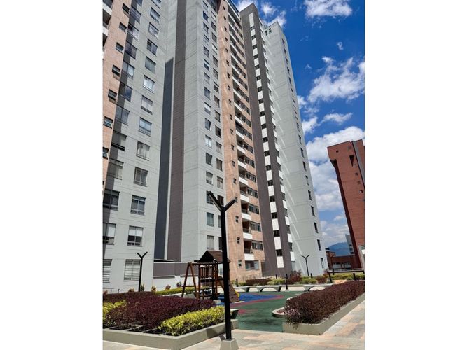 Apartamento de 3 alcobas en venta en La Tomatera, Medellín, 184 m² · foto 8 de 17