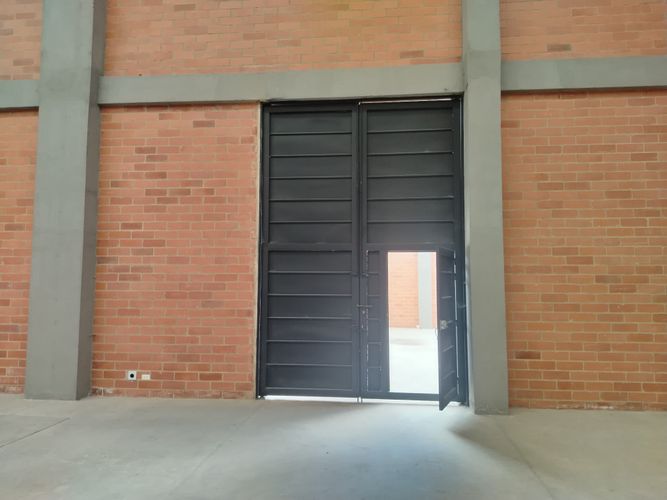 Bodega en arriendo en Zona Centro, Madrid, 1859 m² · foto 4 de 24