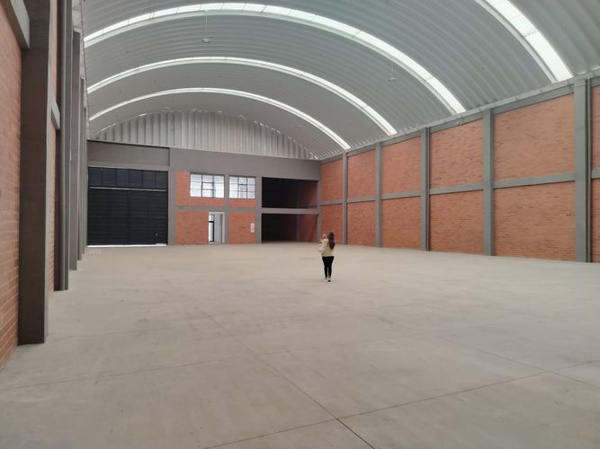 Bodega en arriendo en Zona Centro, Madrid, 1859 m² · foto 3 de 24