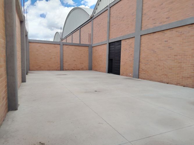 Bodega en arriendo en Zona Centro, Madrid, 1859 m² · foto 7 de 24