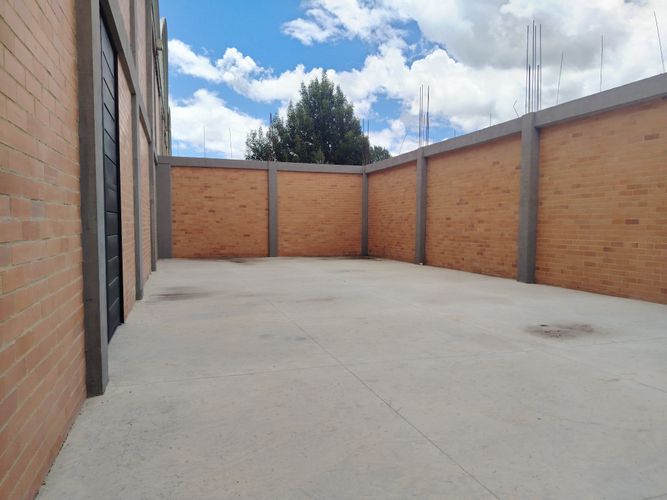 Bodega en arriendo en Zona Centro, Madrid, 1859 m² · foto 10 de 24