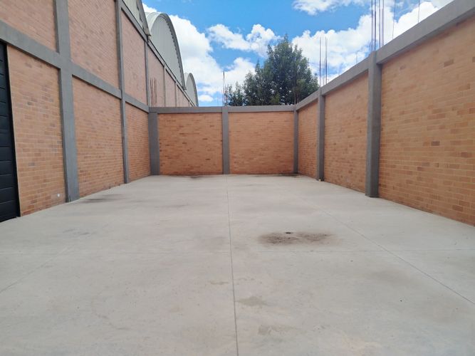 Bodega en arriendo en Zona Centro, Madrid, 1859 m² · foto 11 de 24