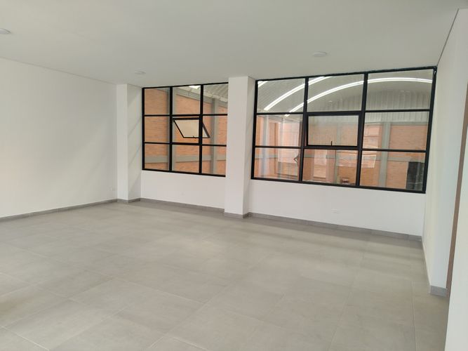 Bodega en arriendo en Zona Centro, Madrid, 1859 m² · foto 24 de 24