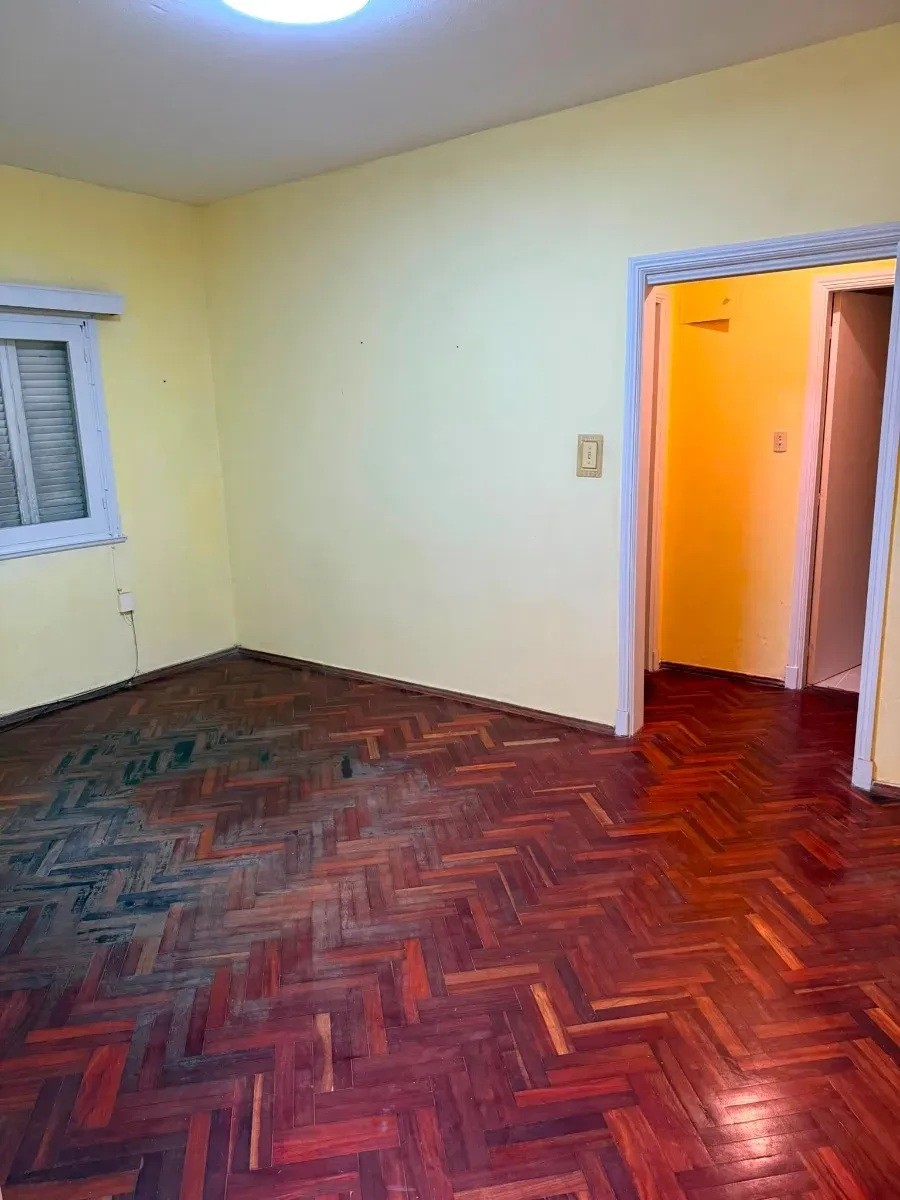 ALQUILER EN CORDON DE 1 DORMITORIO, PISO 1 POR ESCALERA AL INTERIOR, GASTOS COMUNES BAJOS