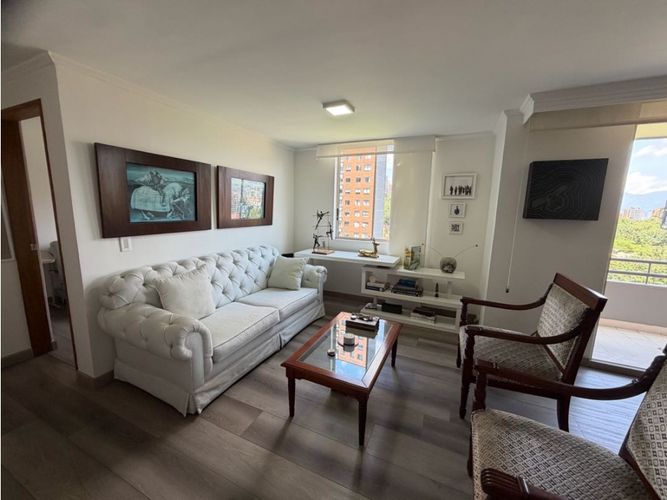 Apartamento de 2 alcobas en venta en Transversal Inferior, Medellín, 95 m² · foto 2 de 13