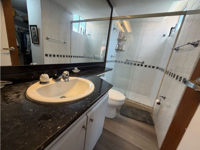 Apartamento de 2 alcobas en venta en Transversal Inferior, Medellín, 95 m² · foto 8 de 13