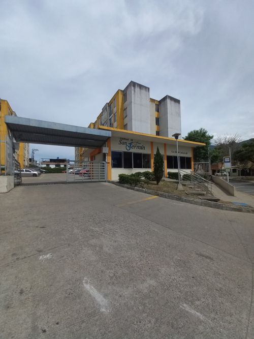Apartamento de 3 alcobas en venta en Ub. Comfatolima, Ibagué, 42 m² · foto 2 de 24