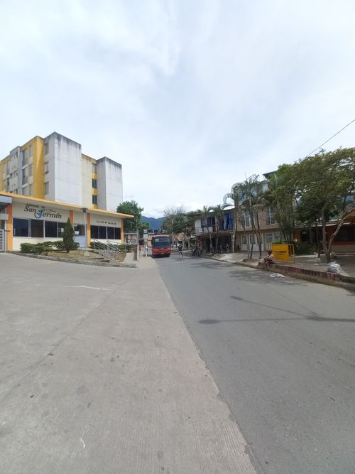 Apartamento de 3 alcobas en venta en Ub. Comfatolima, Ibagué, 42 m² · foto 3 de 24