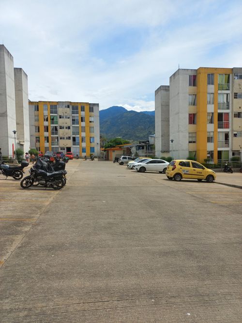 Apartamento de 3 alcobas en venta en Ub. Comfatolima, Ibagué, 42 m² · foto 20 de 24