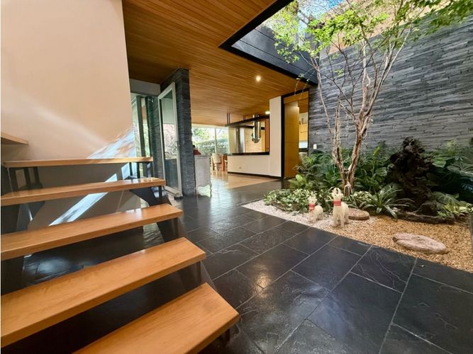 Casa de 4 alcobas en venta en Loma El Atravesado, Envigado, 345 m² · foto 7 de 24