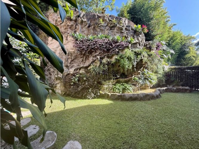 Casa de 4 alcobas en venta en Loma El Atravesado, Envigado, 345 m² · foto 10 de 24