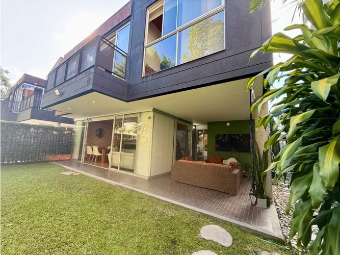 Casa de 4 alcobas en venta en Loma El Atravesado, Envigado, 345 m² · foto 11 de 24