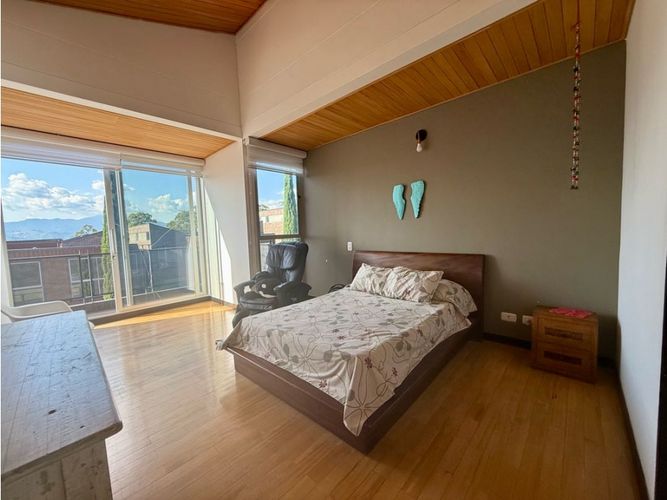 Casa de 4 alcobas en venta en Loma El Atravesado, Envigado, 345 m² · foto 14 de 24