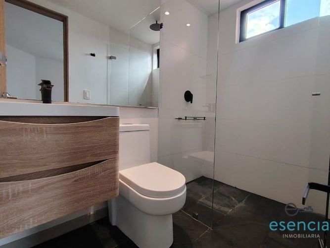 Apartamento de 2 alcobas en arriendo en San Lucas, Medellín, 80 m² · foto 9 de 10