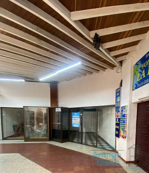 Local en arriendo en La Candelaria, Medellín, 25 m² · foto 7 de 7