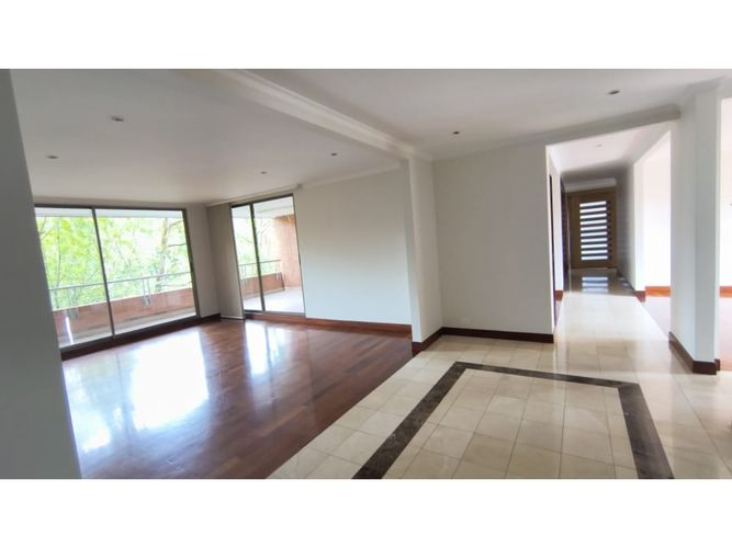 Apartamento de 3 alcobas en arriendo en Los Balsos, Medellín, 240 m² · foto 4 de 24